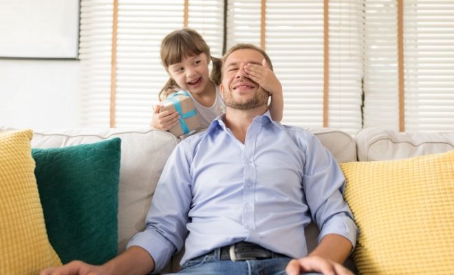 Mensajes de WhatsApp cargados de sorpresas para el Día del Padre