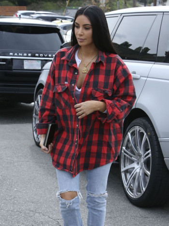 Cómo combinar una camisa o blusa oversize: looks con estilo y MUY trendy