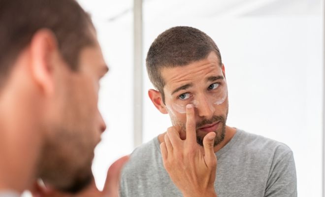 Cómo evitar el acné y la dermatitis que causa el cubrebocas