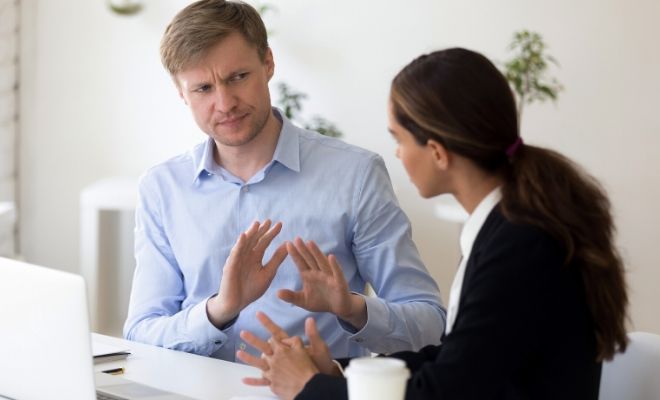 Sueños que advierten de relaciones tóxicas: soñar con insectos, soñar con serpientes...
