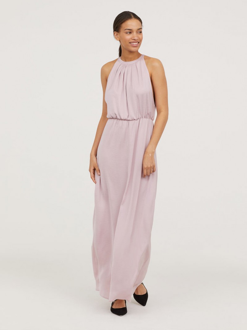 Vestido rosa cuarzo para triunfar en 2019 de H&M por 39’99 Vestido rosa cuarzo para triunfar en 2019 de H&M por 39’99