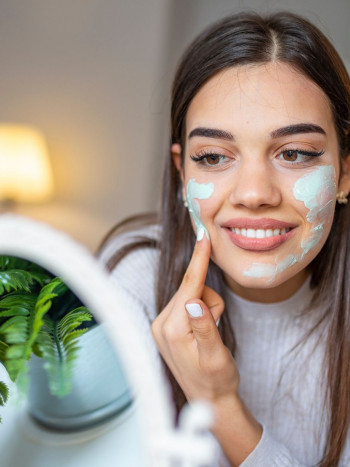 Tengo acné, ¿qué tipo de maquillaje y cosméticos puedo usar y cuál no?