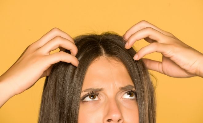 Significado de soñar con arañas en el pelo