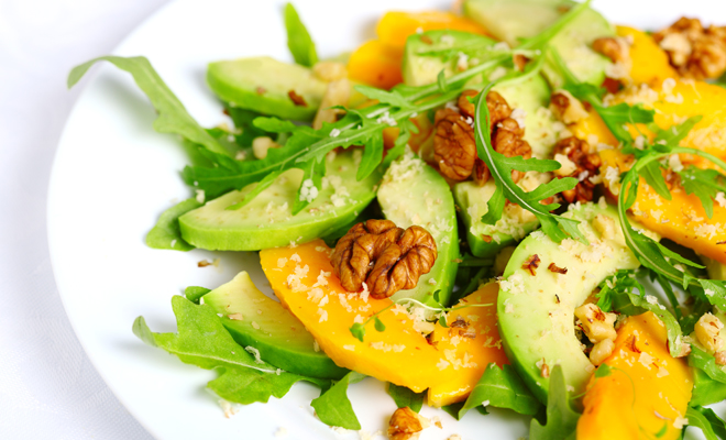 Ensalada de aguacate y mango para Navidad