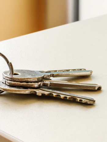 Significados positivos y negativos de soñar con llaves: abre las puertas