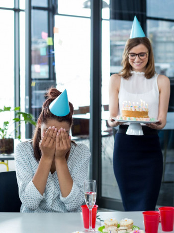 23 frases de cumpleaños para compañeros de trabajo (originales y bonitas)
