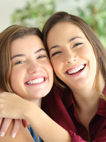 42 frases de amor bonitas para tu prima: tu otra hermana