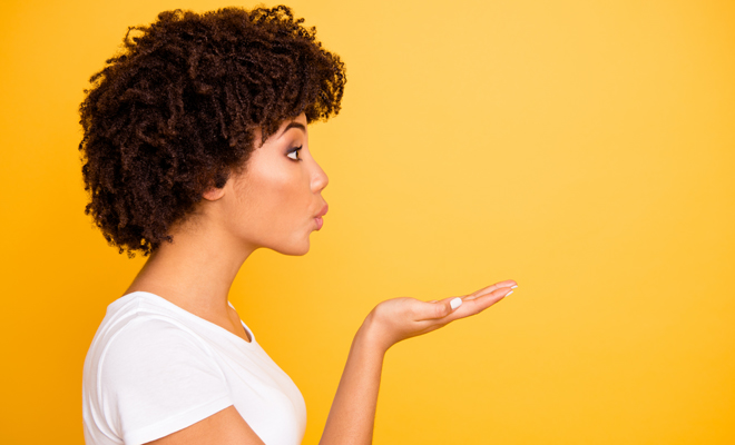 Significado de soñar que besas a una persona fallecida