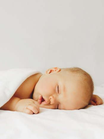 El significado de soñar que eres un bebé: es hora de empezar de cero