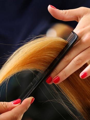 Soñar que no te pueden cortar el pelo: ¿eres invencible?