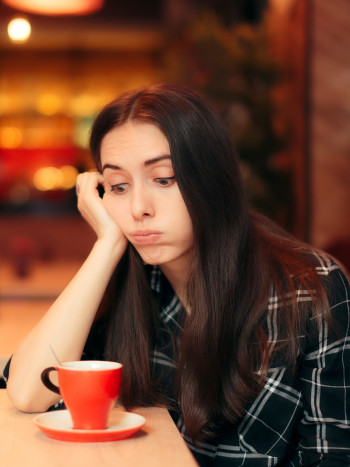 Ideas útiles para huir de una cita Tinder (sin que se note tu desagrado)