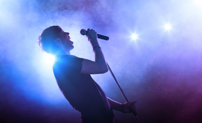 Soñar con cantantes famosos