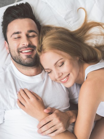 Sueños eróticos con amigos de la infancia: volver al pasado