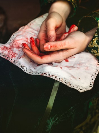 Soñar que no para de salirte sangre: ¡renuévate!