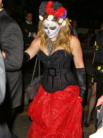 Maquillaje de catrina (y disfraz) sencillo para Halloween: pasos a seguir