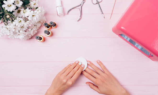 Materiales necesarios para hacer unas uñas de calabaza en Halloween