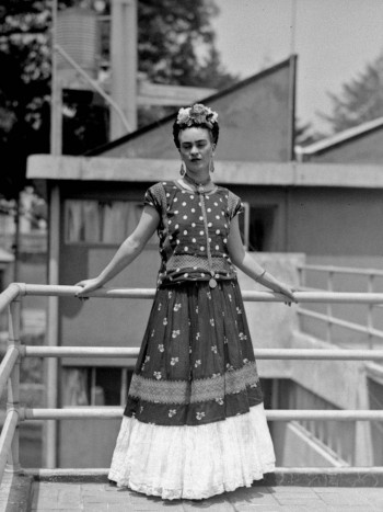 Ideas de maquillaje de Frida Kahlo para Halloween: sencillo, en catrina...