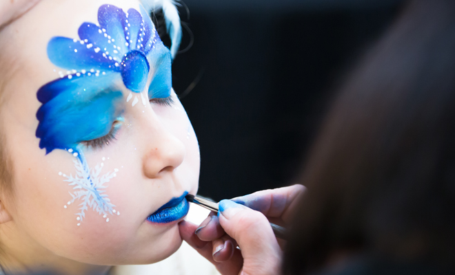 Ideas geniales de maquillaje de Navidad para niñas: make up muy