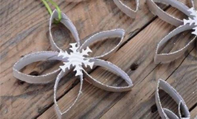 Estrella de Navidad con rollos de papel