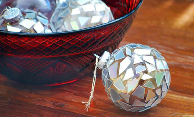 Bolas de Navidad hechas con CDs