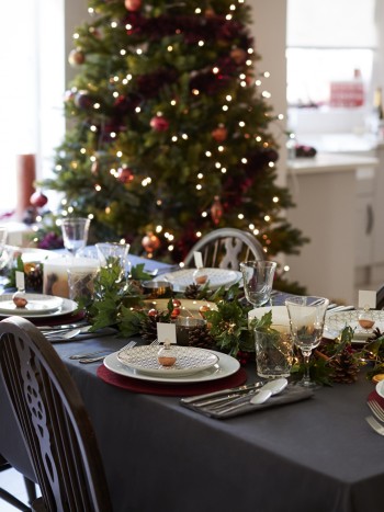 Originales y baratas ideas para decorar tu mesa en Navidad