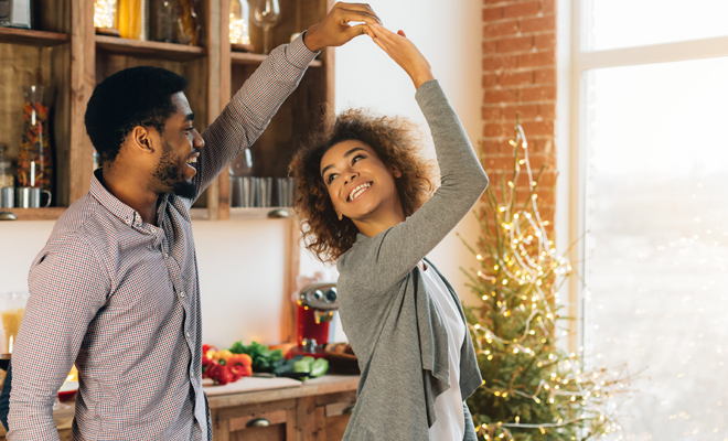 Baila para pasar una Nochevieja entretenida en casa