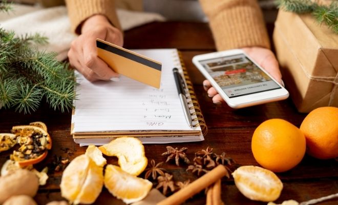 11 consejos para ahorrar en tus compras navideñas virtuales