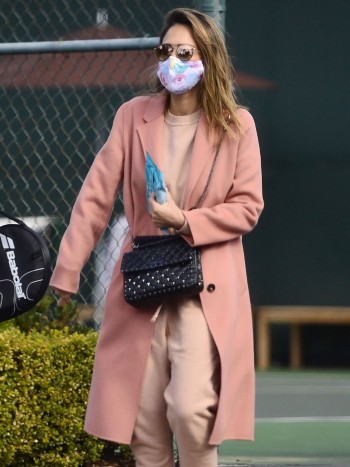 Ideas para combinar la mascarilla con la ropa (y lucir looks con estilo)