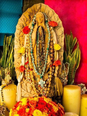 Cómo adornar el altar de la Virgen de Guadalupe: decoración y elementos