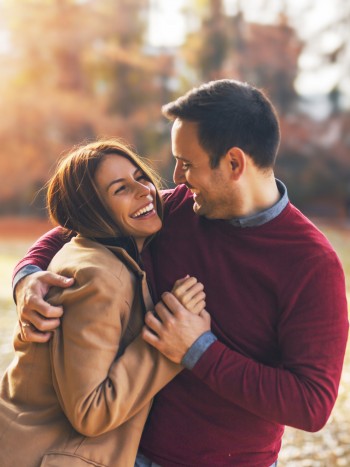 Estar con alguien que acaba de salir de una relación, ¿es recomendable?