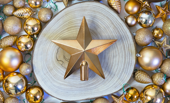 Una estrella de Navidad para tu árbol blanco