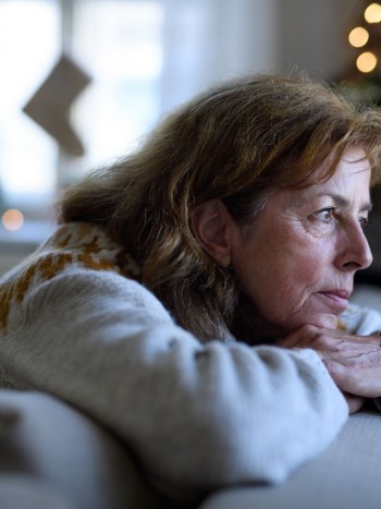La soledad en Navidad: SÍ se puede disfrutar las fiestas sin compañía