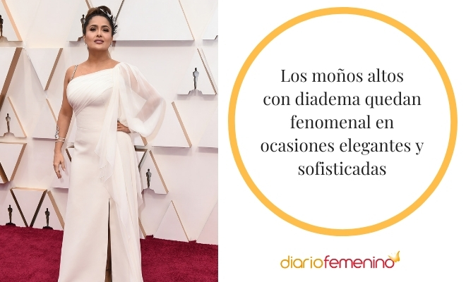 Ponte una diadema con un moño alto