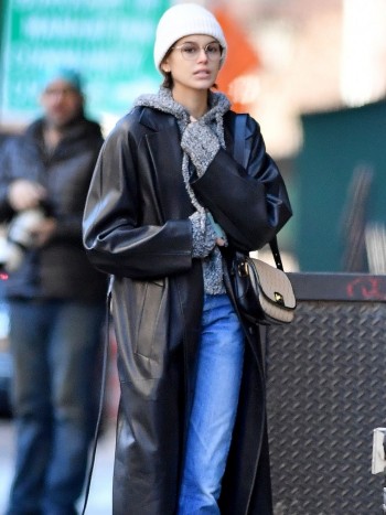 Ideas para combinar un abrigo negro: looks para presumir en invierno