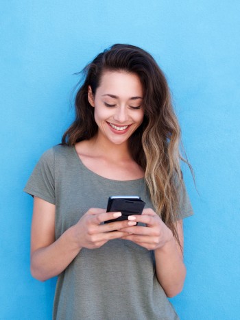 Protector solar para estar frente a la pantalla del ordenador y del móvil