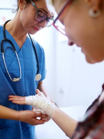 Cuándo ir al doctor por un corte o herida: señales de alarma