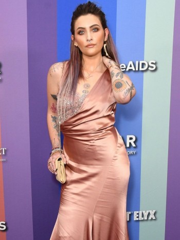 El  misterioso secreto de los tatuajes de girasoles