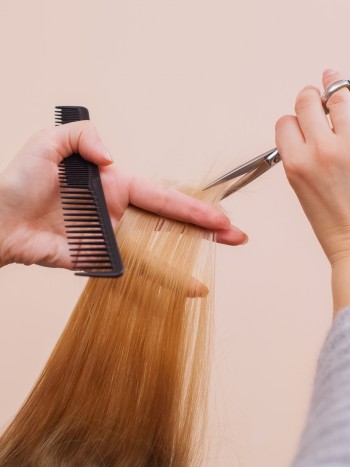 Soñar que te cortan el pelo: ¿no puedes más?