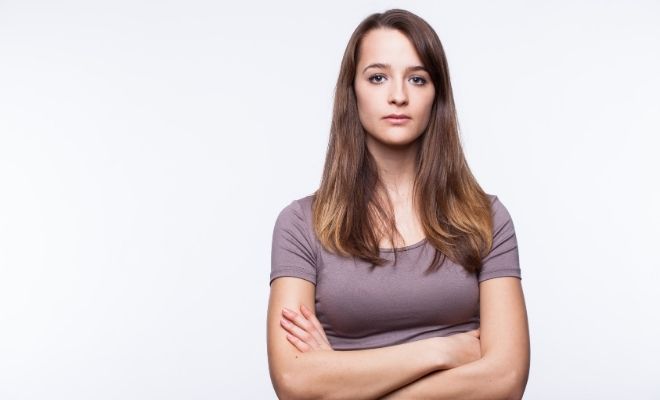 ¿Cómo influye el apego evitativo en la vida adulta?