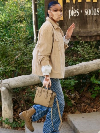 Tips para combinar unas botas de montaña (y no solo para hacer senderismo)