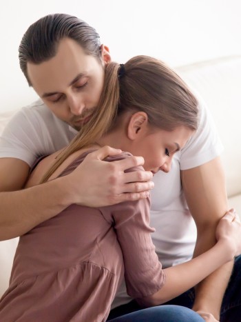 Cómo ayudar a tu pareja a afrontar la crisis de los 40