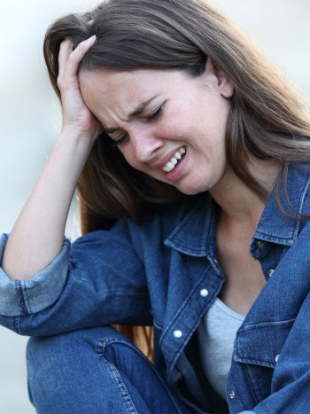 Por qué escondemos las emociones negativas (y el peligro de reprimirlas)