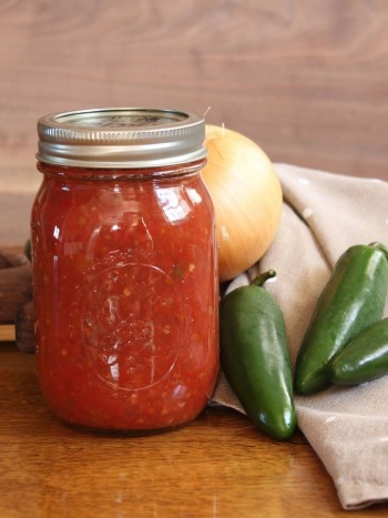 Receta de mermelada de jalapeño (y algunas ideas para acompañarla)