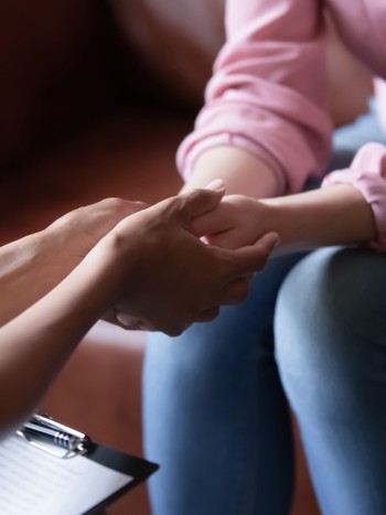 Qué es la terapia EMDR: 8 fases para procesar una experiencia traumática