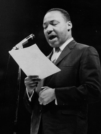 74 inspiradoras frases de Martin Luther King para vivir siempre en paz