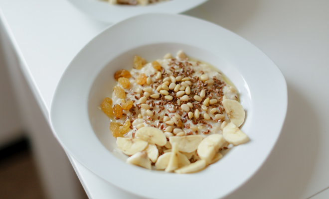 Receta de porridge de avena con plátano y semillas