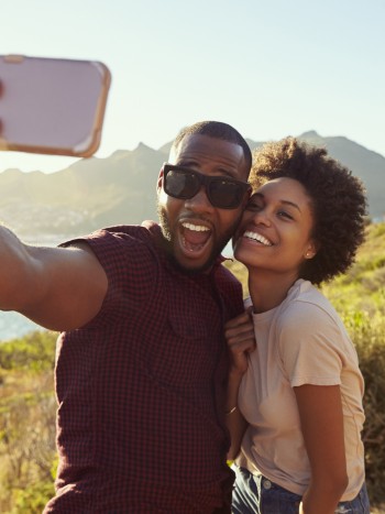 39 frases para fotos con tu novio: mensajes de amor para compartir