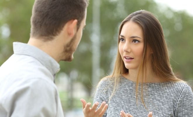 Qué hay detrás de las personas que se justifican en exceso