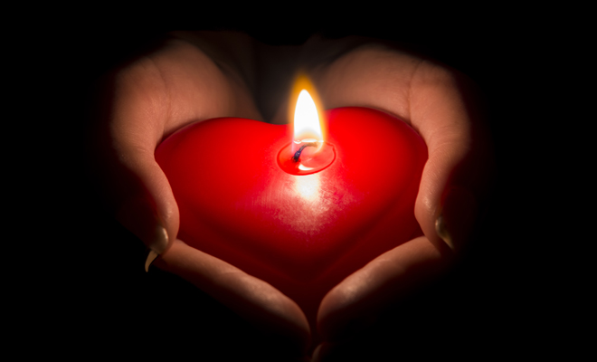 Cómo realizar un ritual de amor con velas rojas