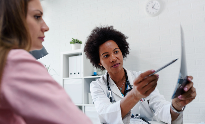 Cómo realizarse una autoexploración mamaria: cáncer de mama